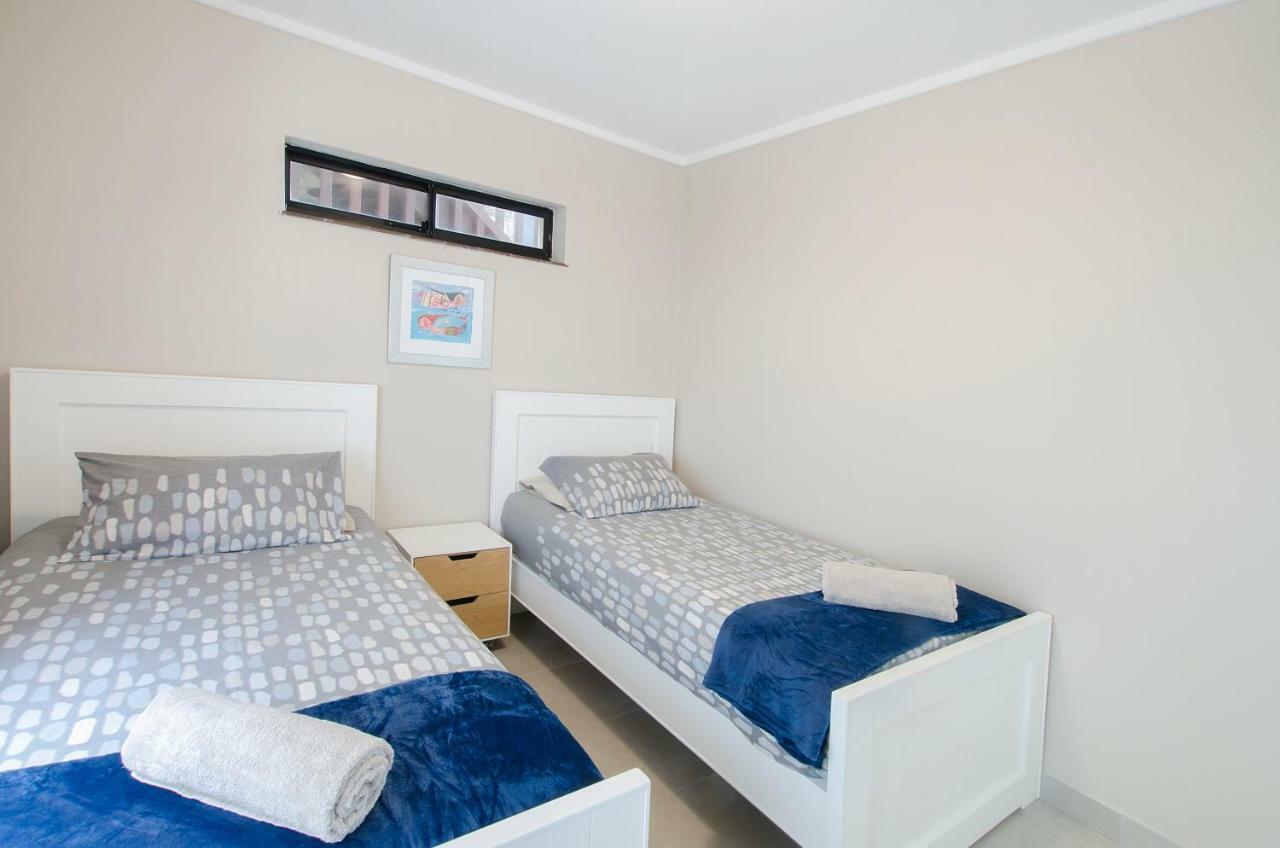 Herolds Bay Accommodation - Hiers Ons Weer Downstairs Esterno foto