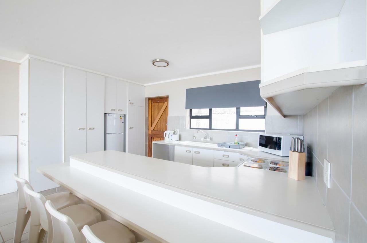 Herolds Bay Accommodation - Hiers Ons Weer Downstairs Esterno foto